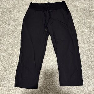 Black Lululemon Capri Joggers - size 4